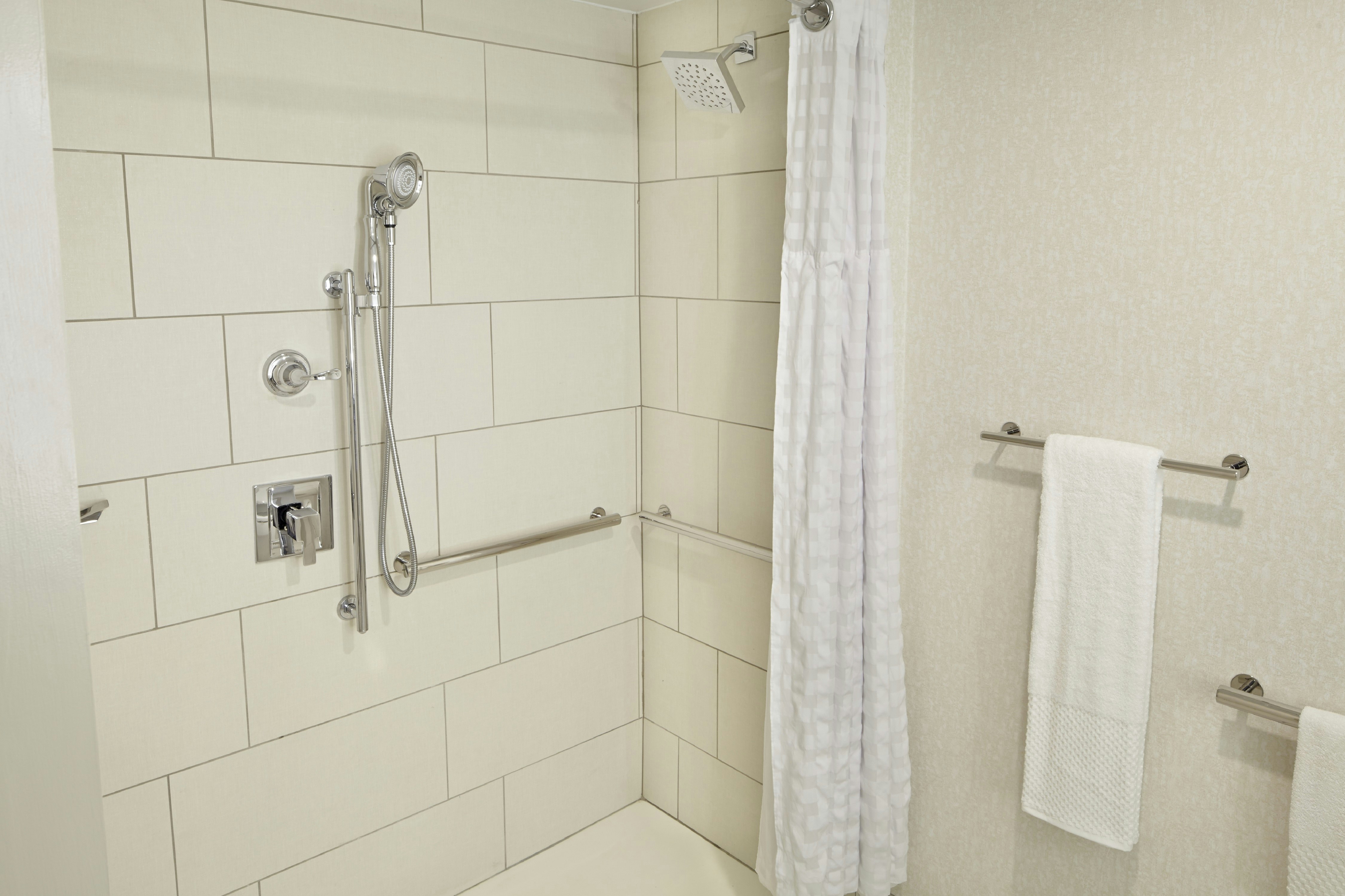 جناح بريميوم بسرير كينج لذوي الإعاقة، Embassy Suites by Hilton Atlanta Galleria 2/2