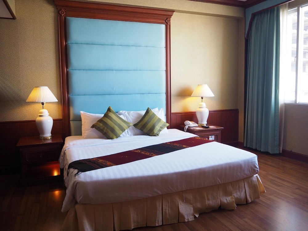 Charoenthani Khonkaen Hotel 9/56