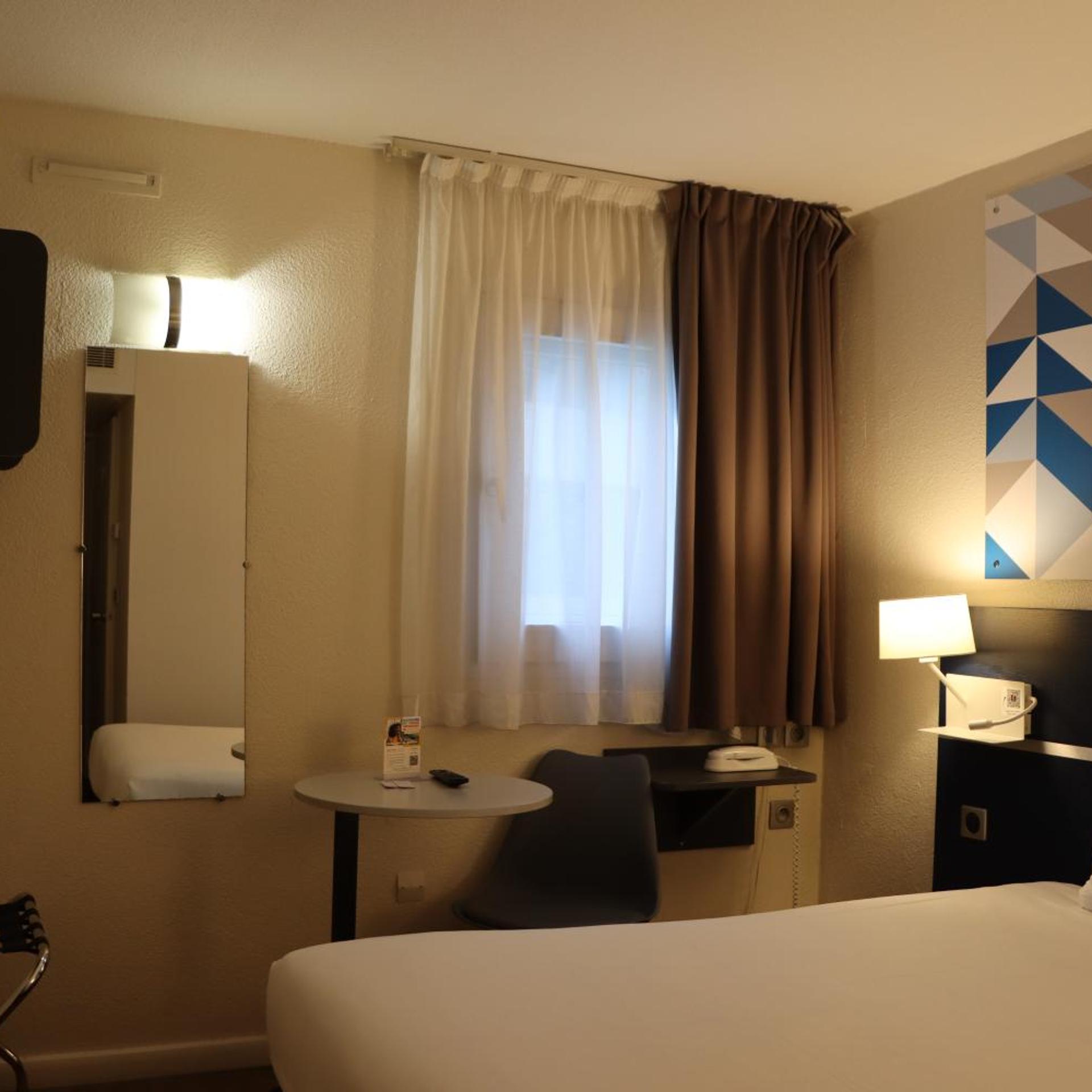 غرفة بسرير مزدوج، Comfort Hotel Paris Porte d Ivry 4/6