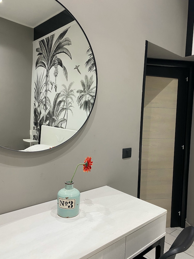 Parthenope Rooms 5/50