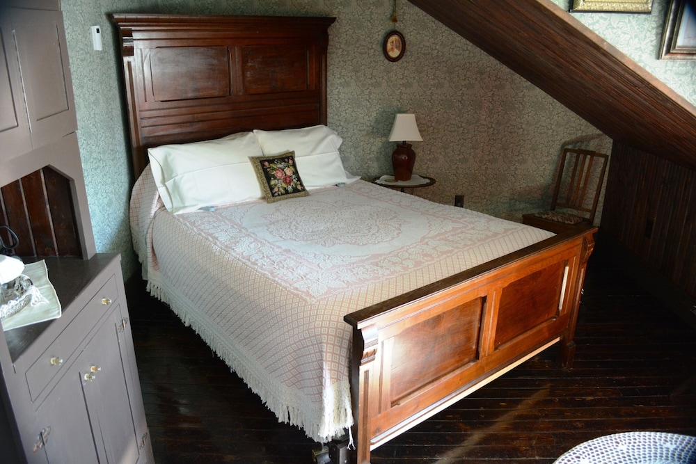 Alaska Heritage House 23/74