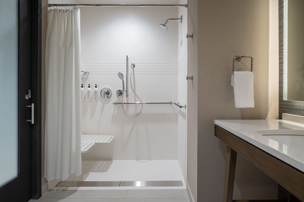 Delta Hotels by Marriott Wichita Falls Convention Center 42/44