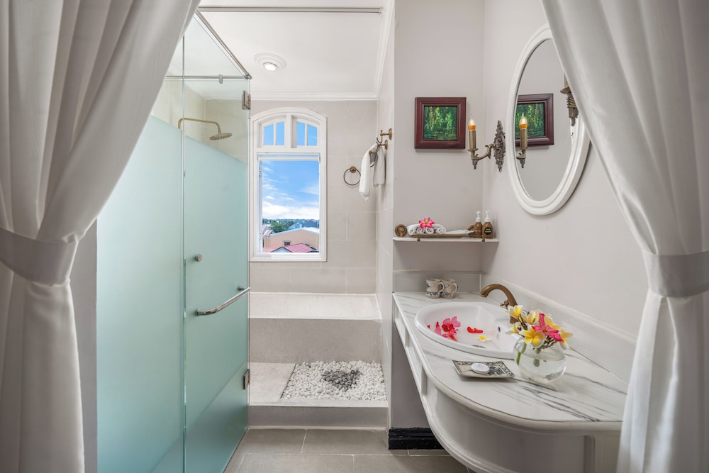 Hoi An Garden Palace Spa 60/62