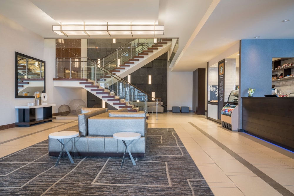 Hilton Minneapolis Bloomington 23/70
