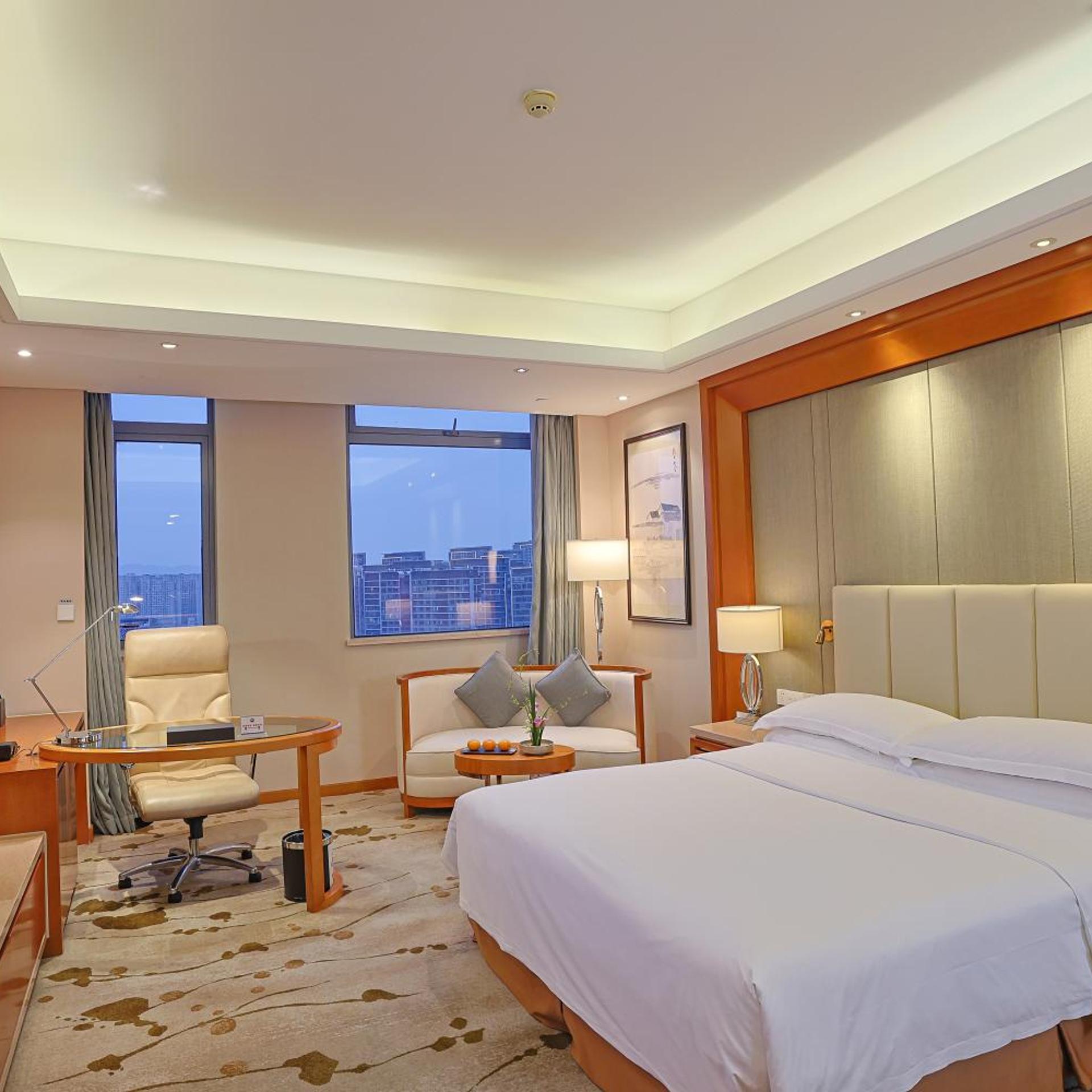 Business, King Bed, Queen Bed, City View