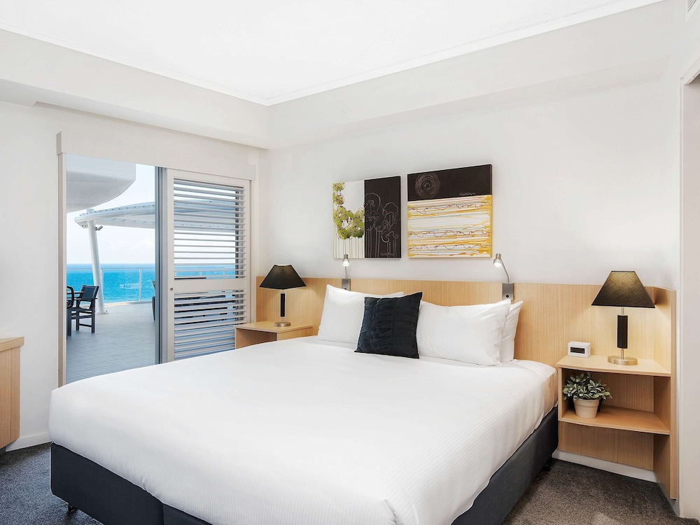 THE SEBEL MAROOCHYDORE 13/72