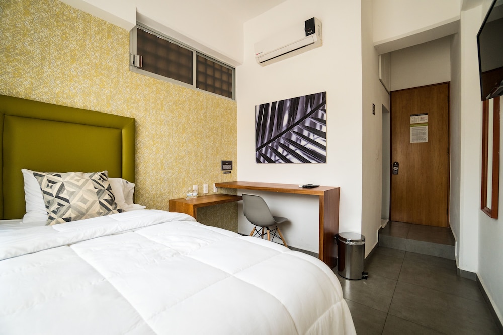 Hotel Suites Regina 7/30
