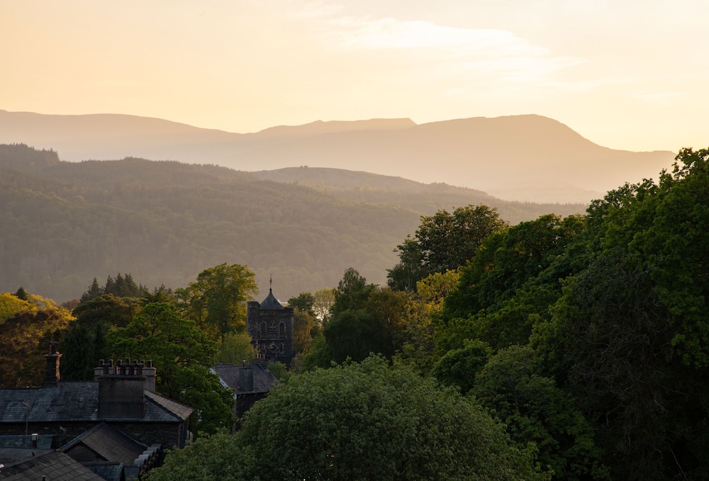 Windermere Hotel 54/60