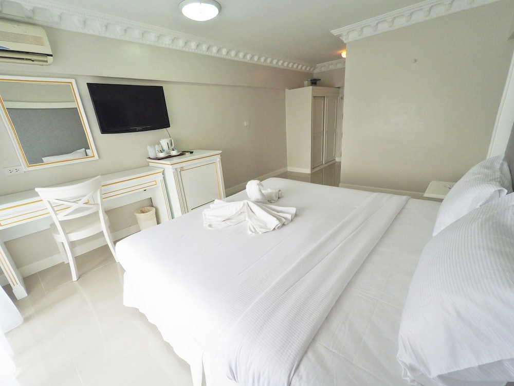 Romance Hotel Sukhumvit 97 27/58