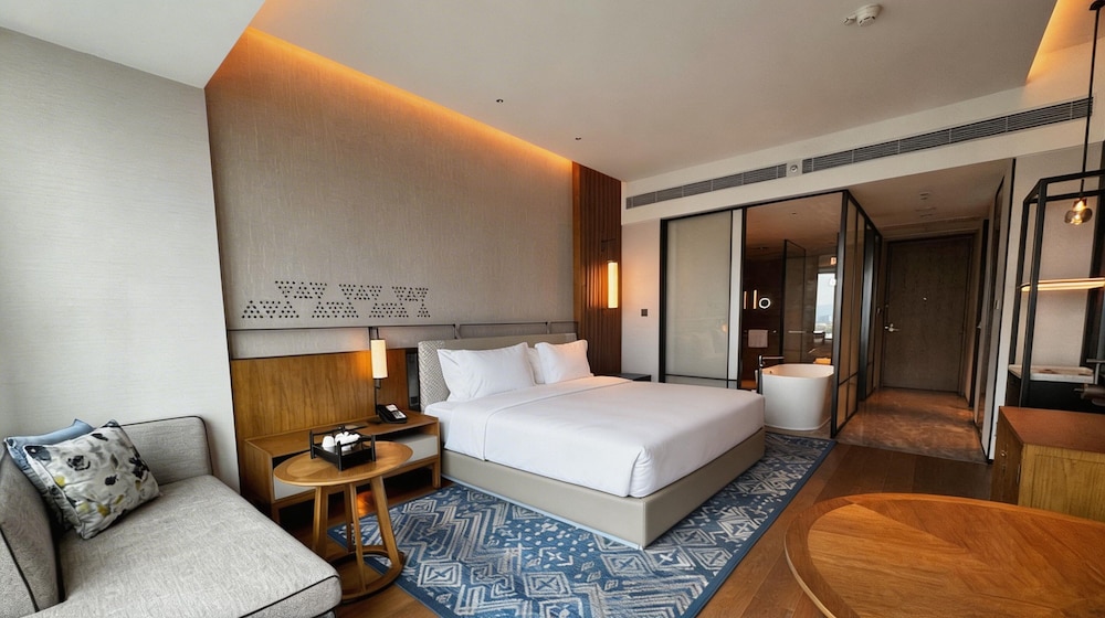 Standard, King Bed, High Floor