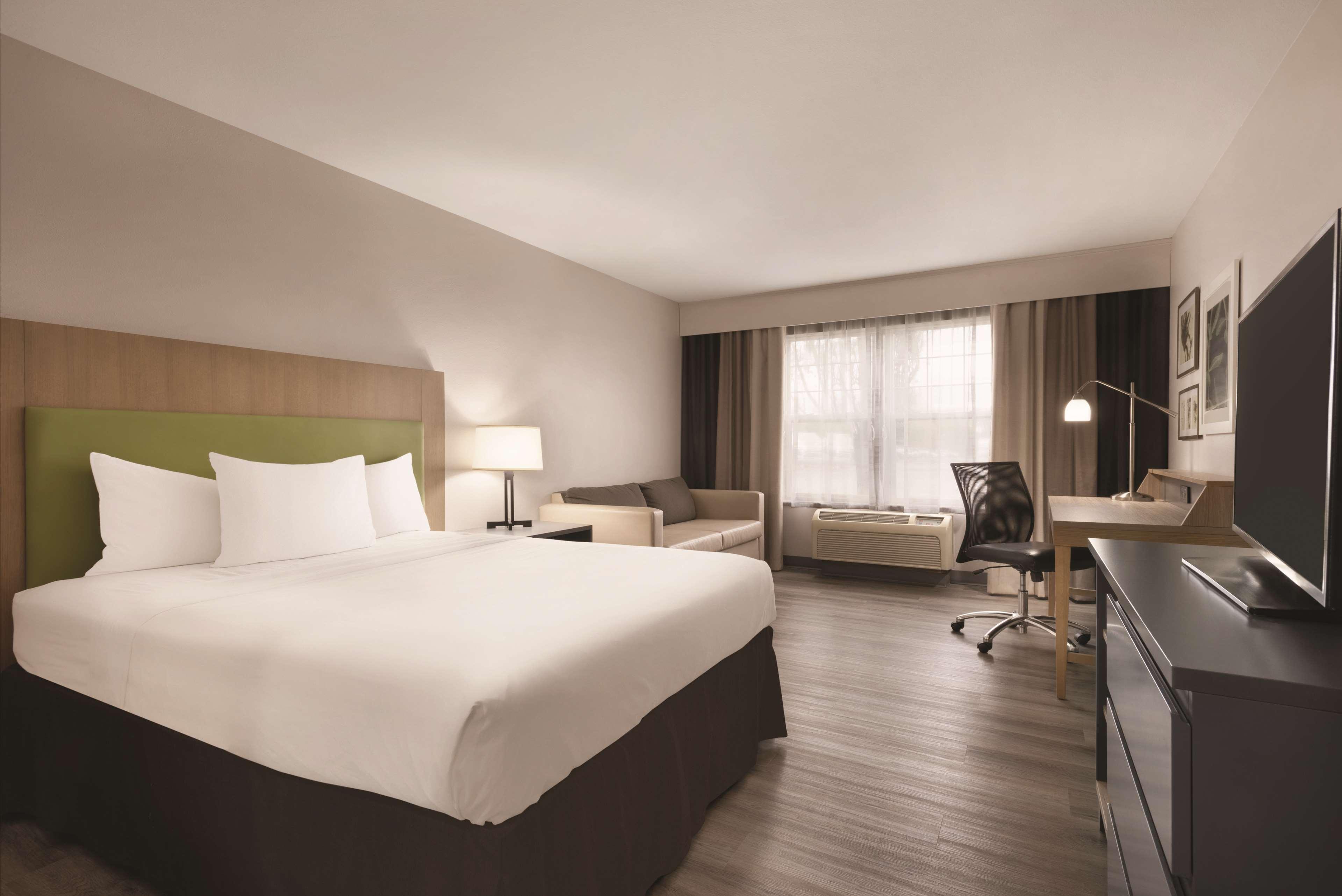 Upgrade, Suite, King Bed