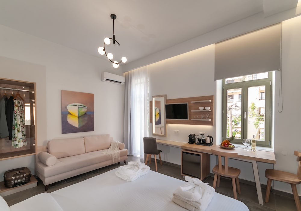 Epavli Boutique Hotel 40/65