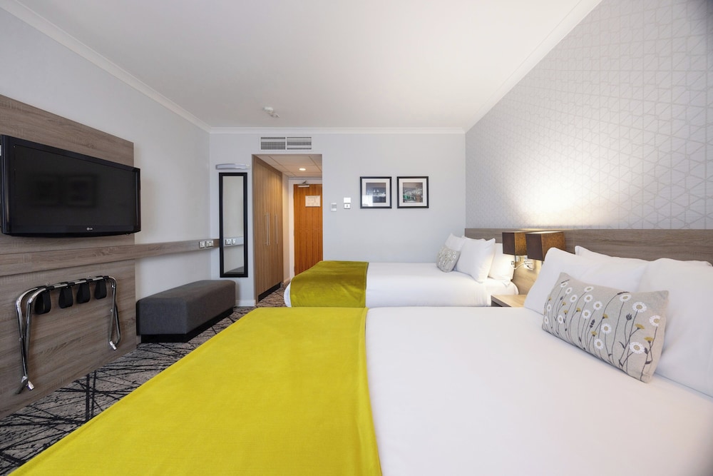 STANDARD, 2 DOUBLE BEDS