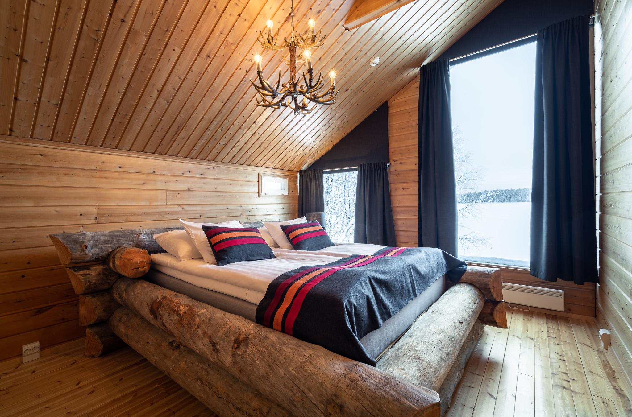 Aurora Lakeside Villa