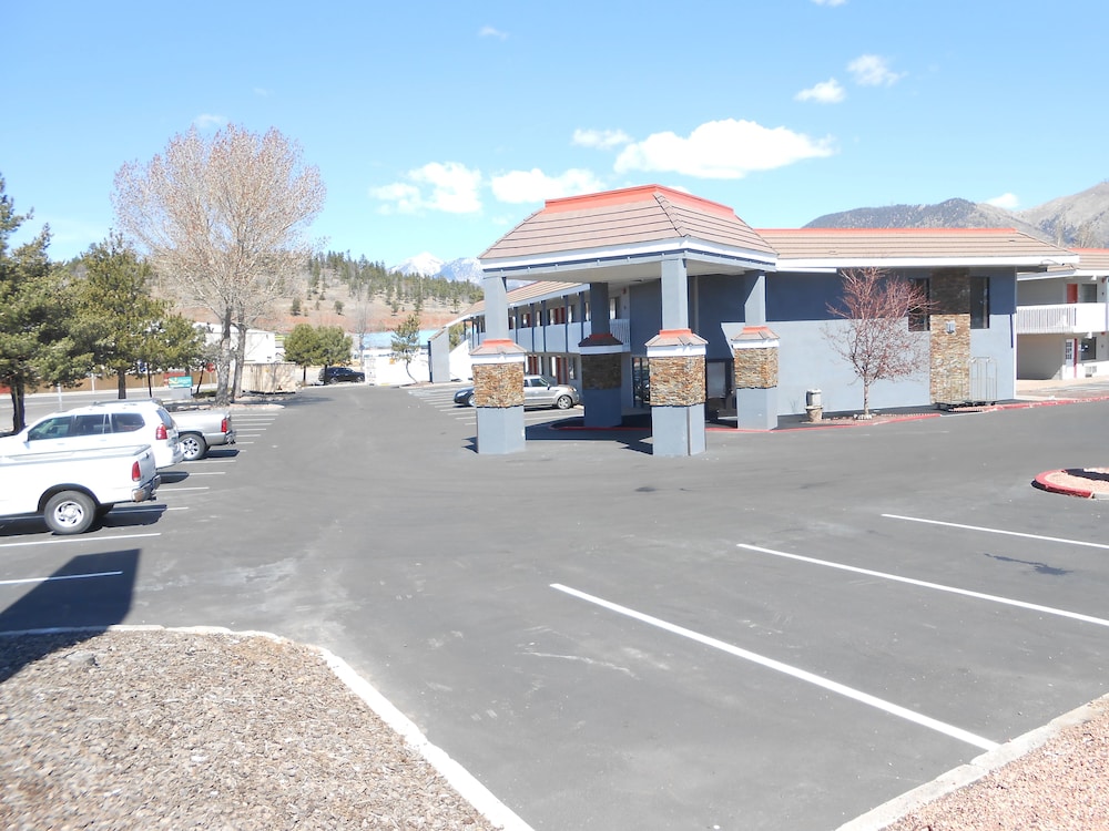 Econo Lodge Flagstaff East I-40 3/53