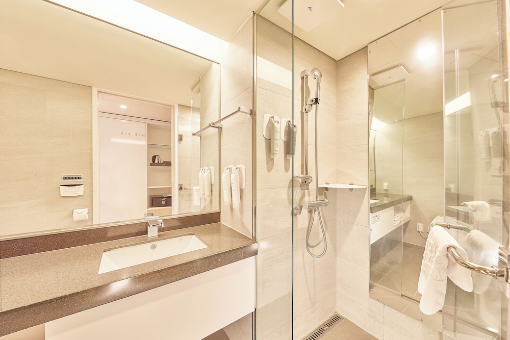 Hotel Thomas Myeongdong 53/57