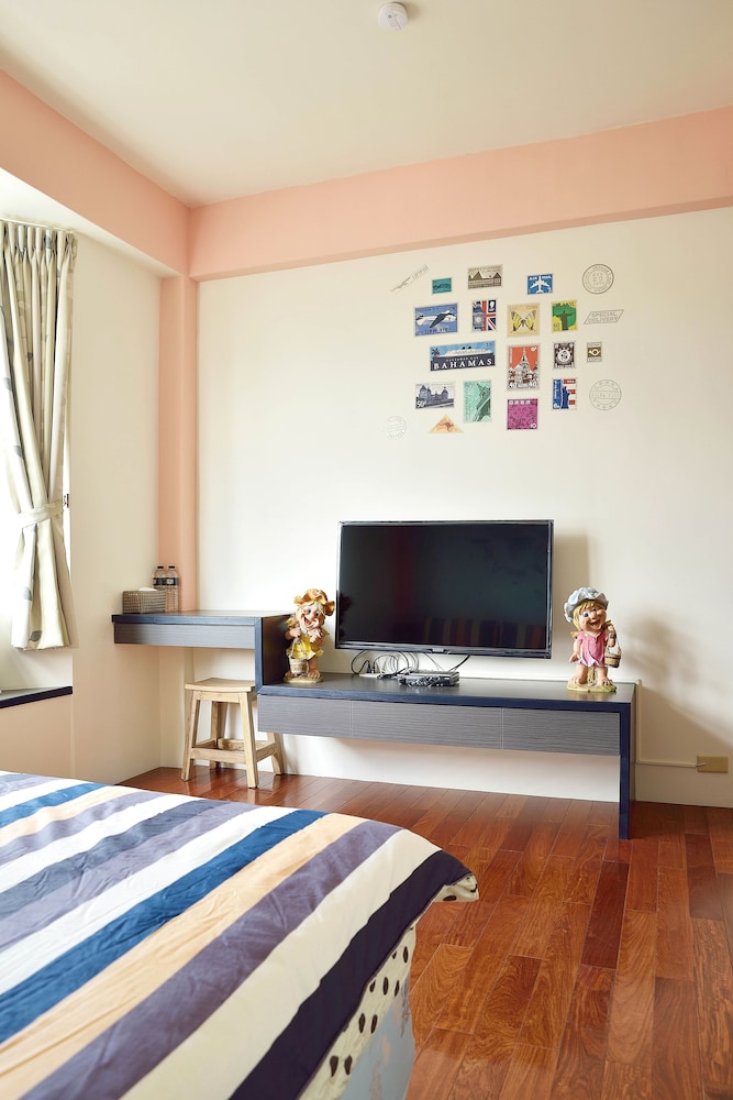 Feng's B&amp;B 13/30