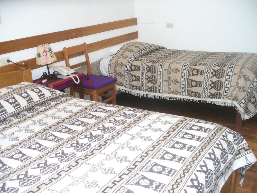 Hostal El Grial 13/53