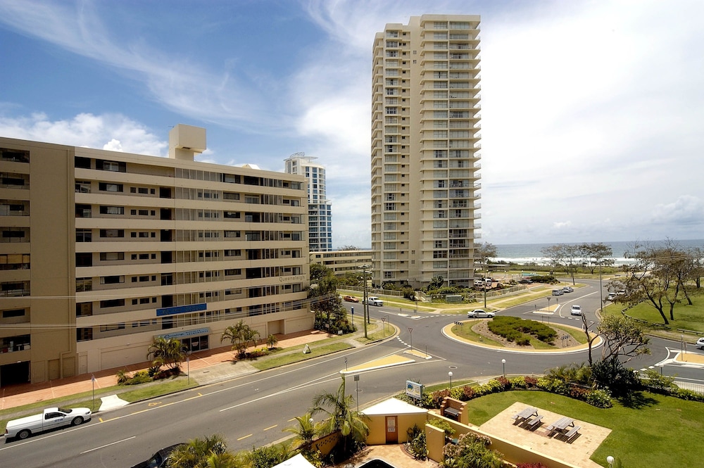 HI HO BEACH APARTMENTS 4/69