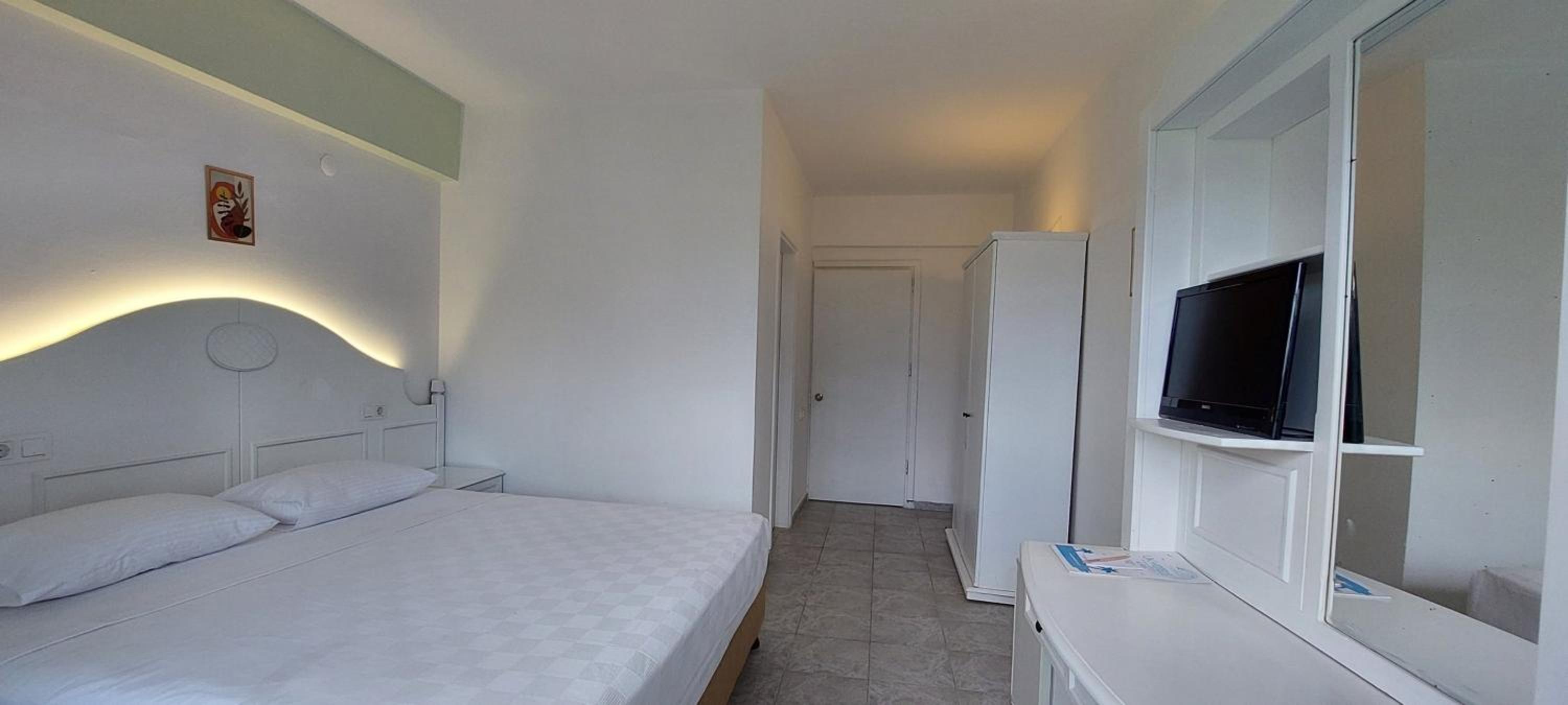 Standard, Double Bed, UK HOTEL KIRIS 6/10