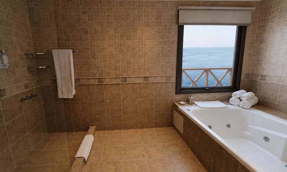Xelena Hotel and Suites 49/49