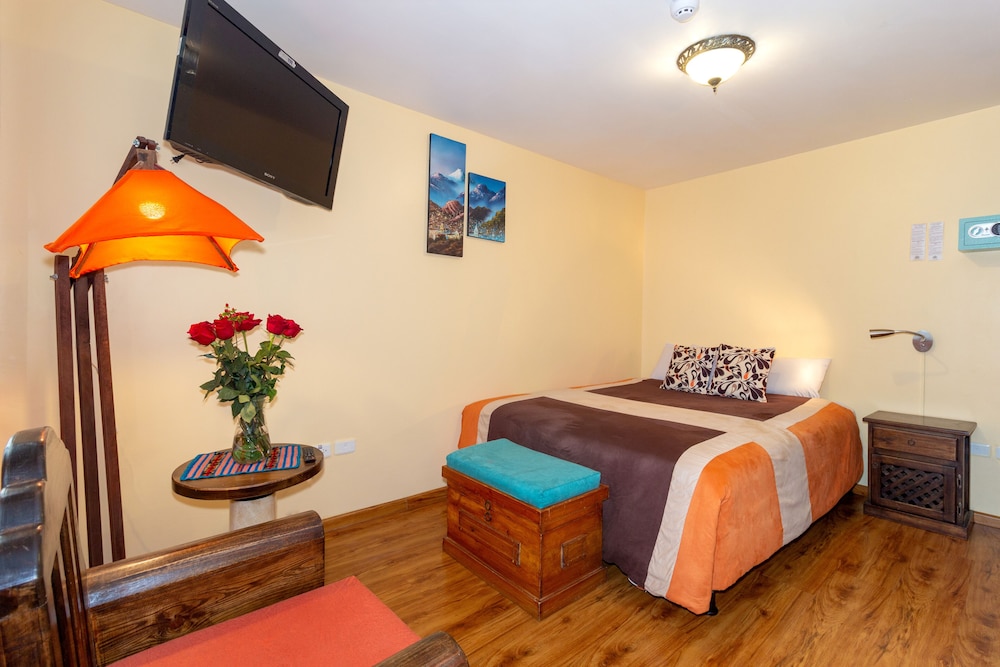 FRIENDS HOSTEL 35/78