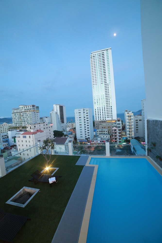 Edele Hotel 63/67