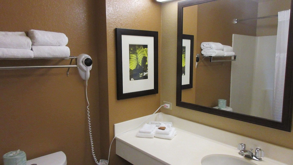غرفة بسرير كينج، MainStay Suites Rochester South Mayo Clinic 8/10
