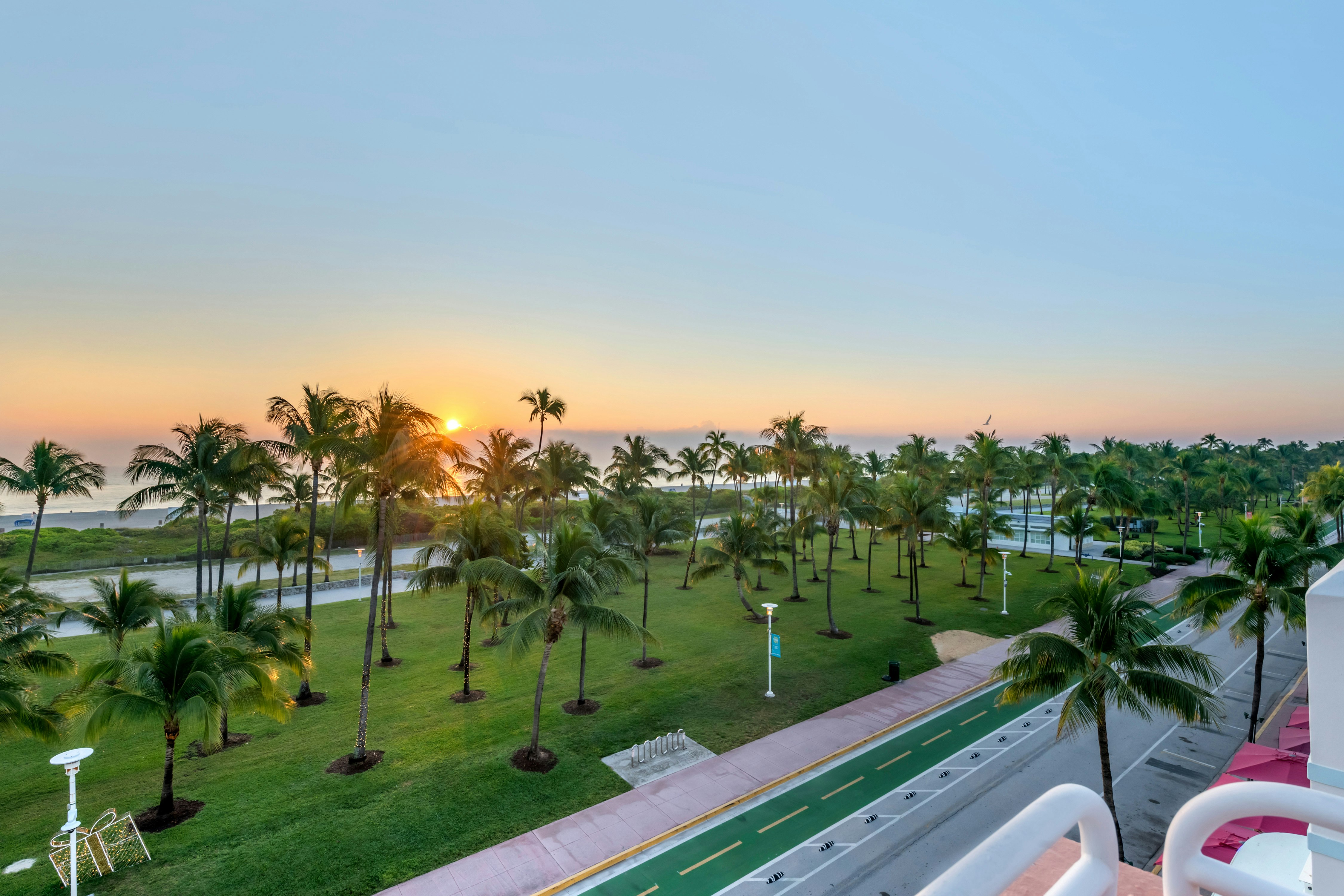 Hilton Vacation Club Crescent on South Beach Miami 21/35