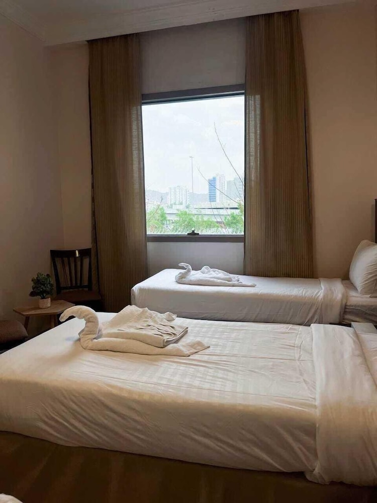 Hussein Hassan Ali Bayari Hotel 32/61