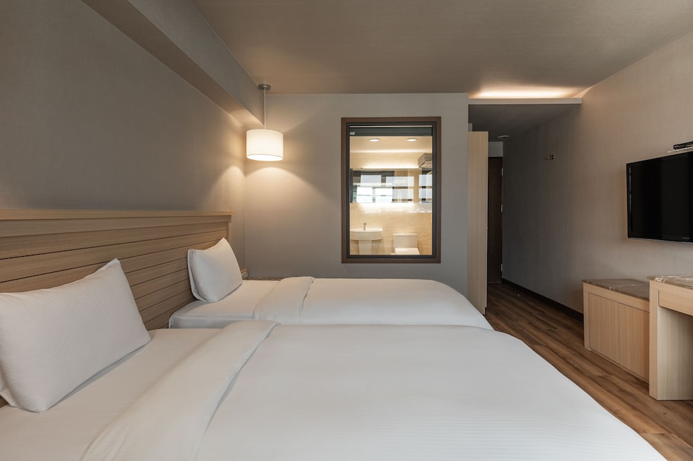 Kindness Hotel Liouhe Night Market Qixian 15/50