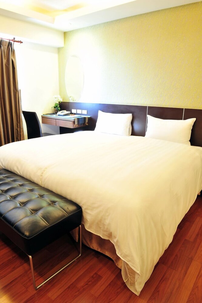 Cullinan Hotel 30/50