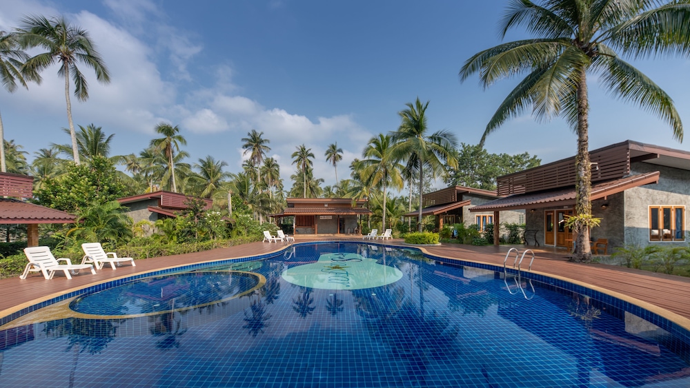 Sea Far Resort 10/72