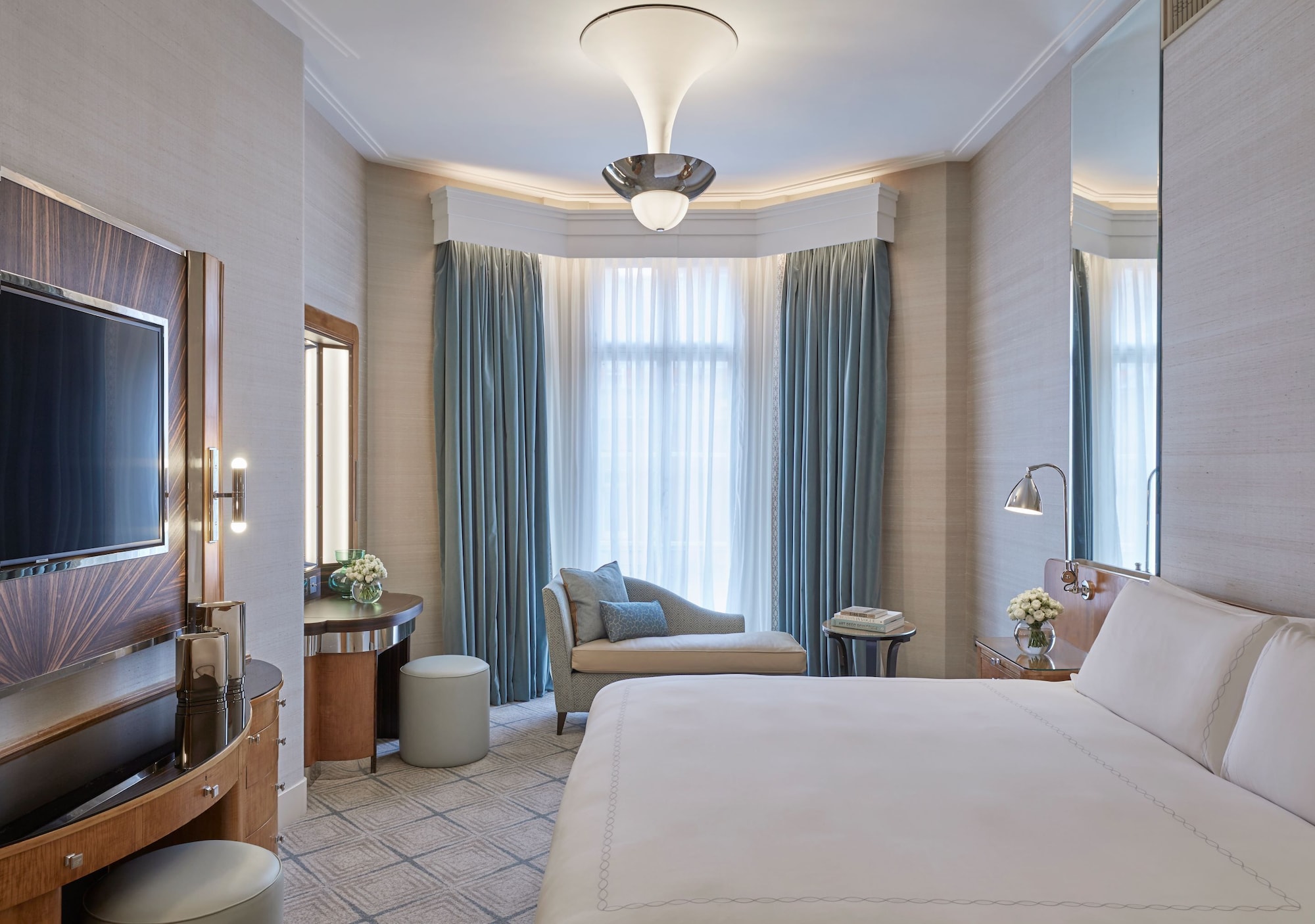 Mayfair, Suite