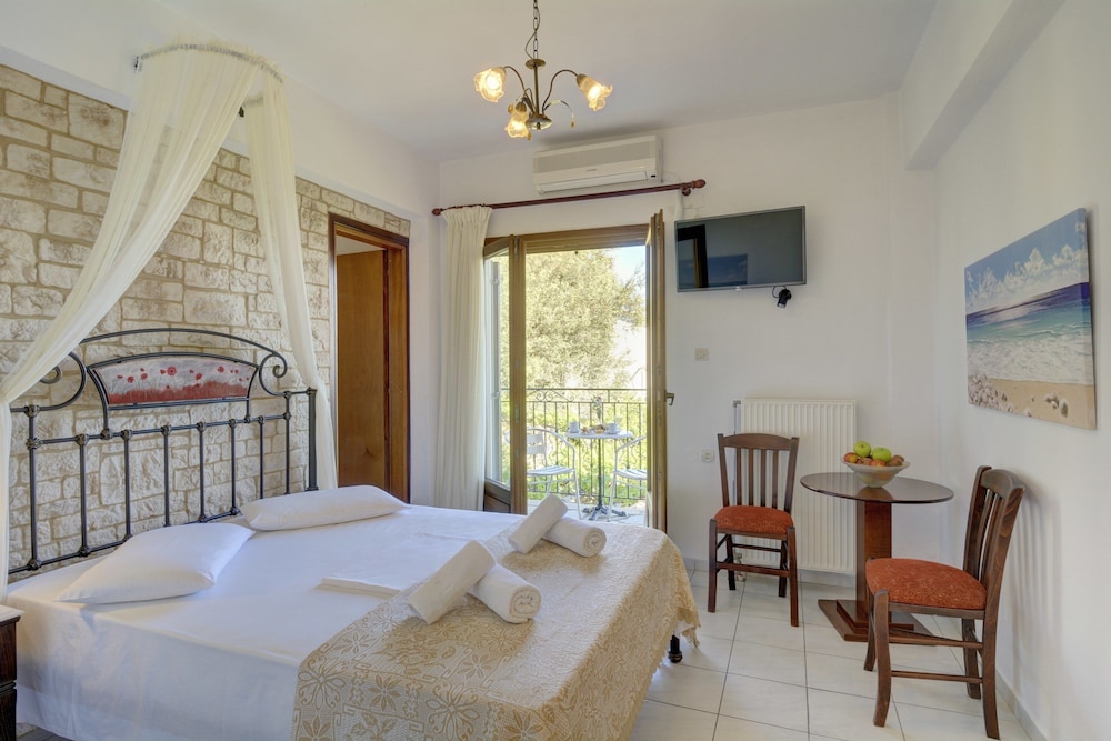 Hotel Agnadi-Horefto 35/63