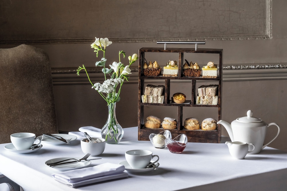 Wood Hall Hotel & Spa 40/55