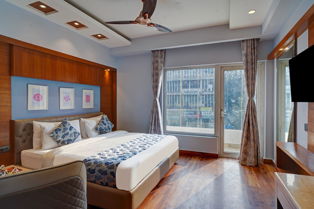 The Pearl Hotel 24/50