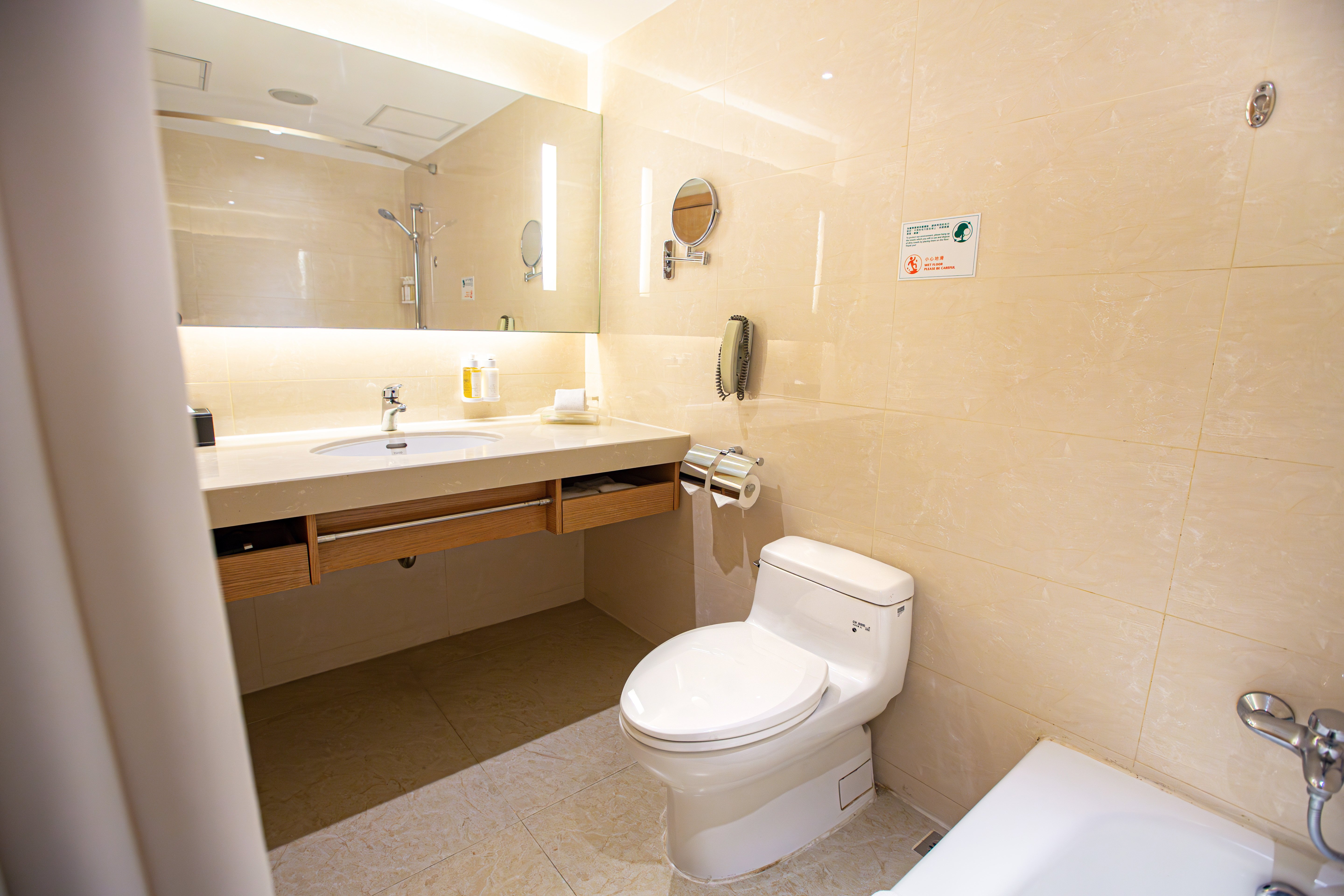 HOLIDAY INN MACAU 69/79