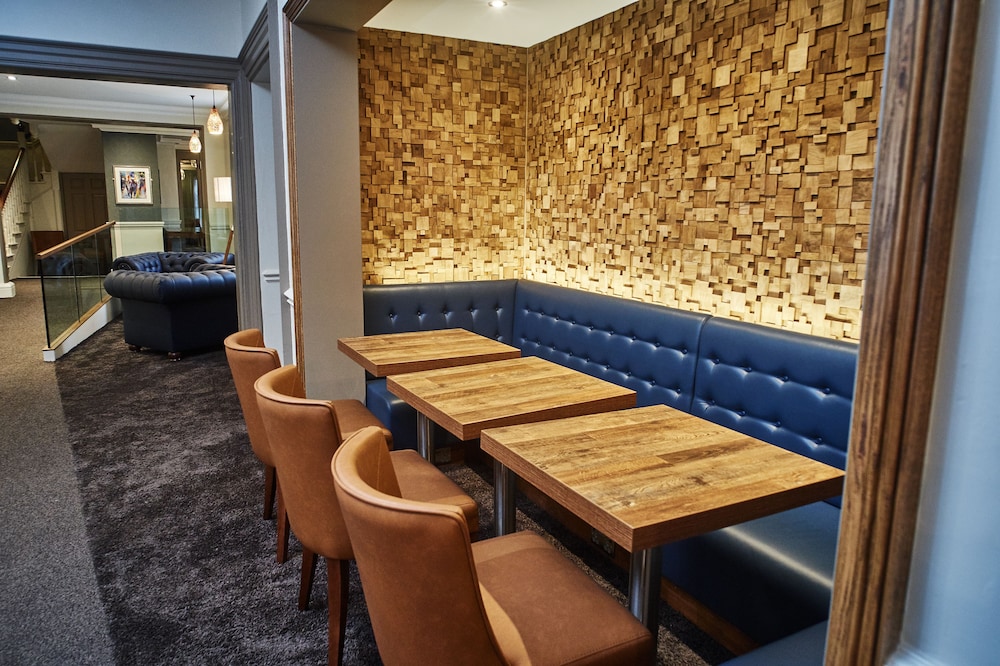 Chequers Hotel 40/58
