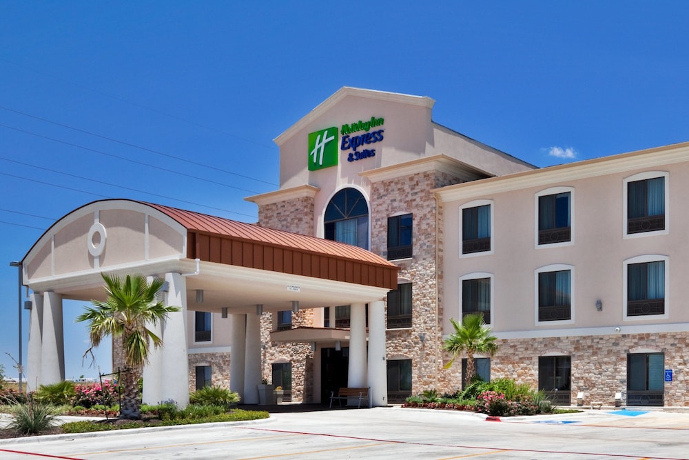 Holiday Inn Express Hotel Suites Hutto 1/72