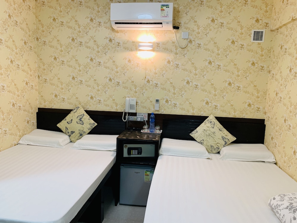 Family, 2 Double Beds, Modern Hotel 10/10