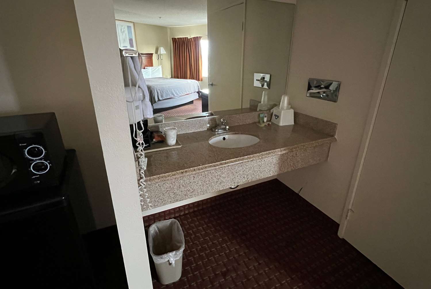 Days Inn & Suites by Wyndham Rancho Cordova 19/19