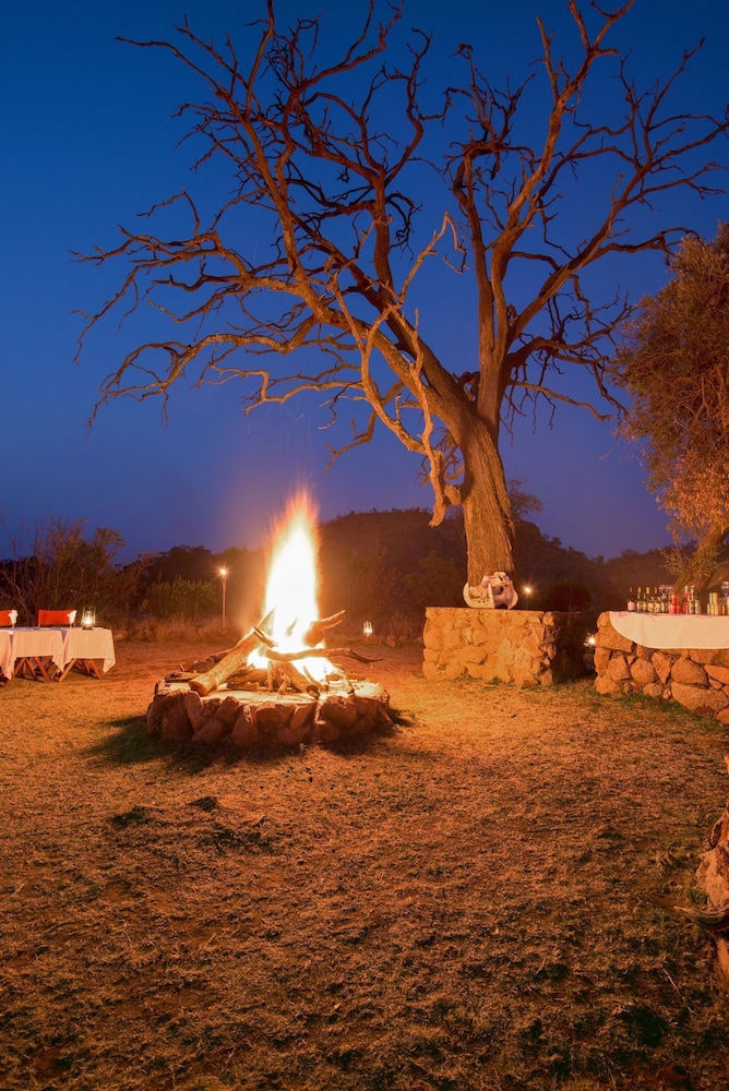 TSHUKUDU BUSH LODGE 42/49