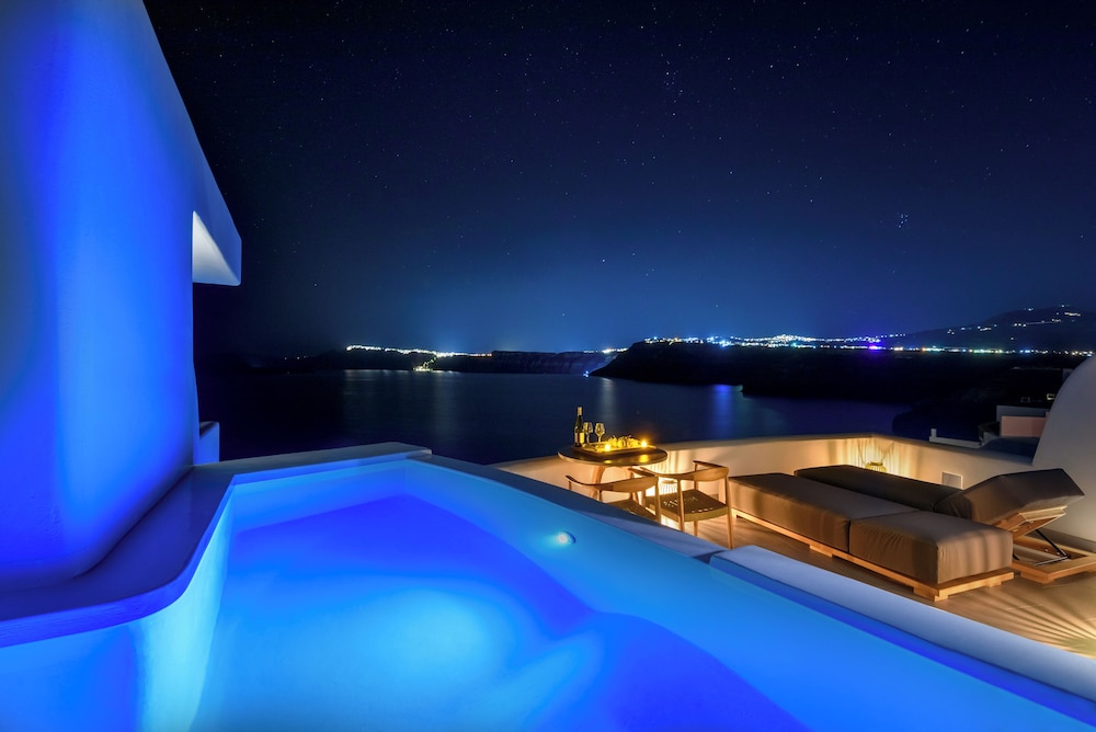 Neptune Luxury Spa Suites 39/72