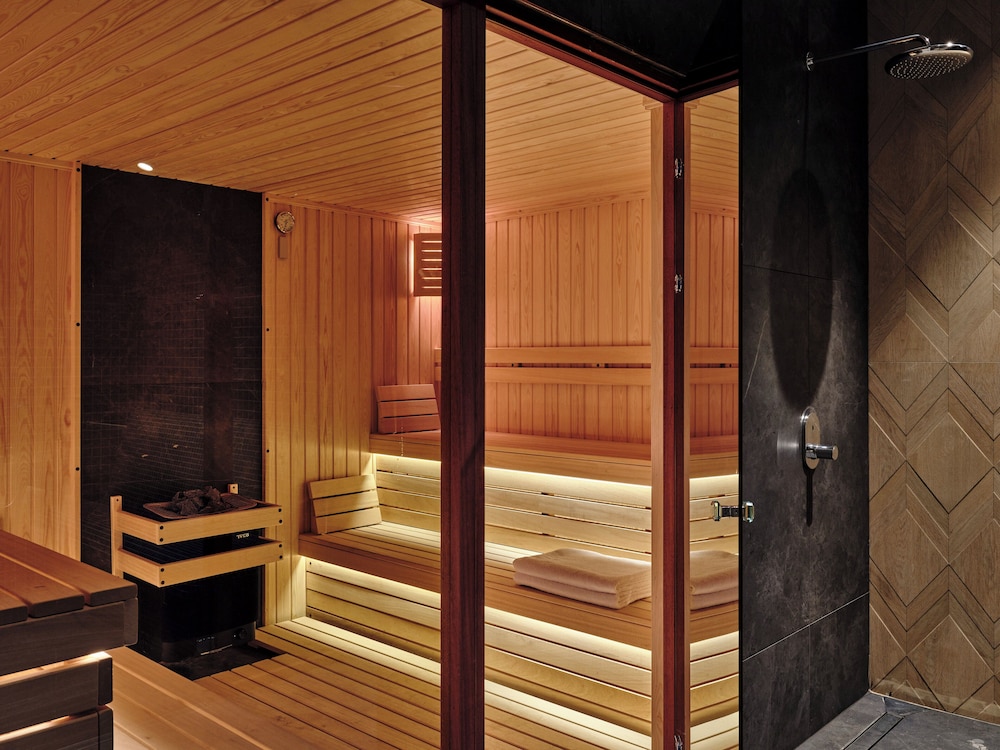 swimming pool spa