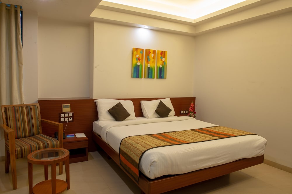 Monarch Montvert, Baner Pune 8/50