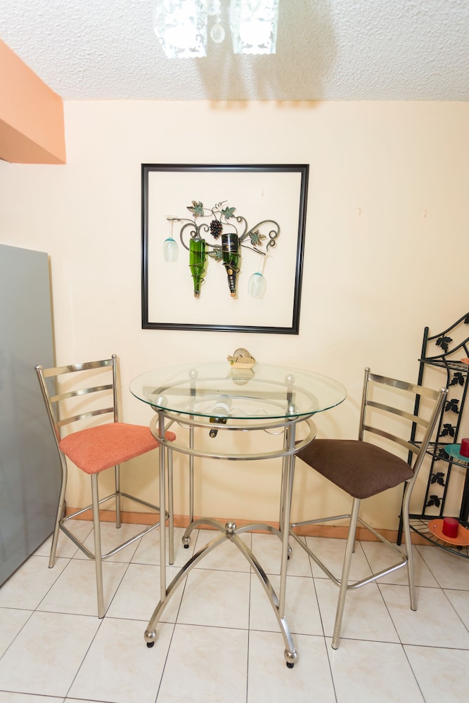 New Kingston C.A. Guest Apartments I 17/18
