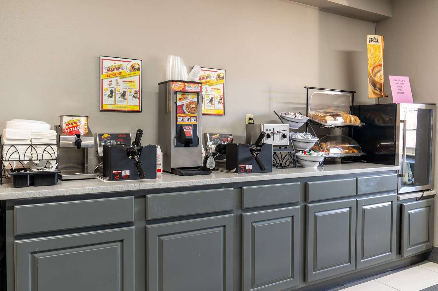 restaurant cafeteria