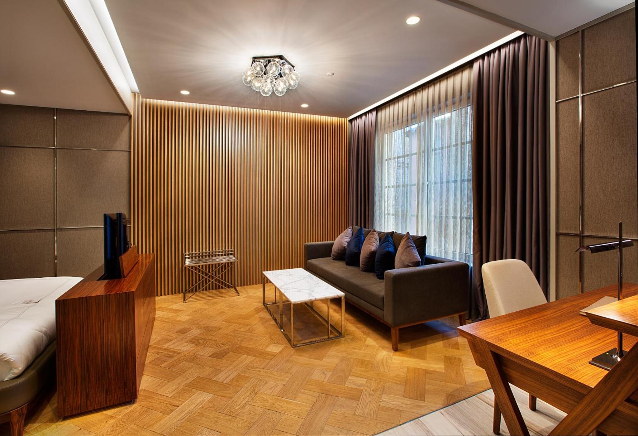 جناح رومانسي مع أريكة بحوض استحمام، FER HOTEL 2/5