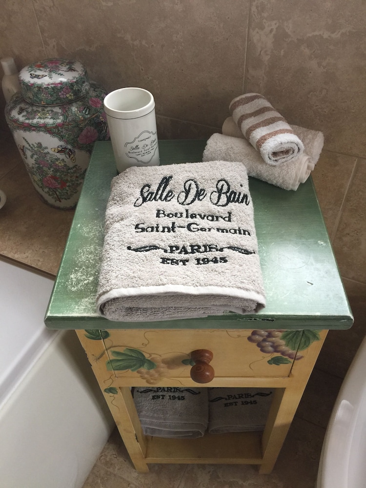 Orchard Side Bed And Breakfast 12/50